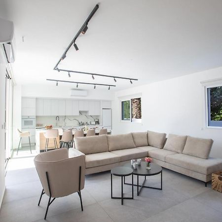 Kube Luxury Villas Ayia Napa Exterior photo