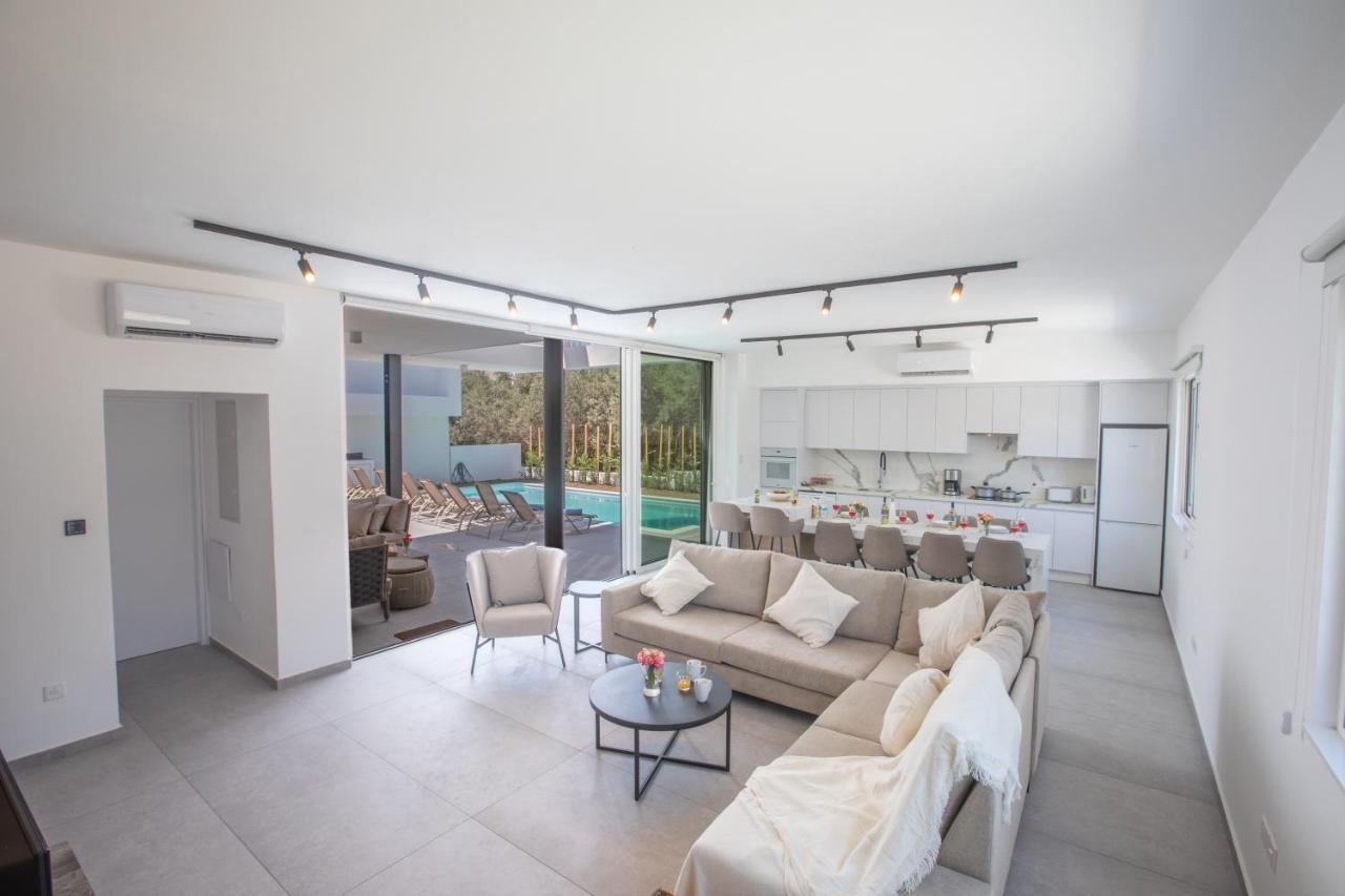 Kube Luxury Villas Ayia Napa Exterior photo